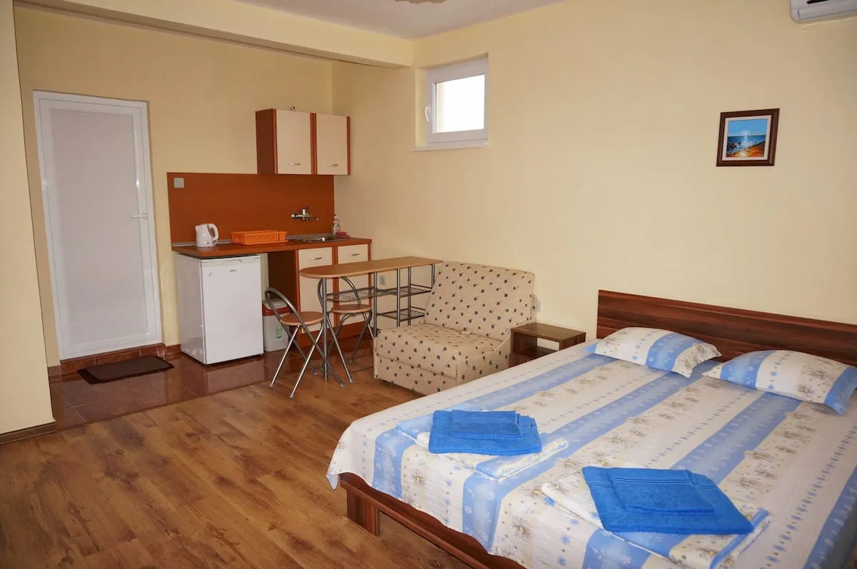 Room 8 - Guest House Smile